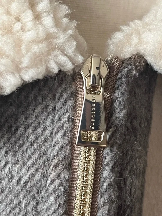 Sanctuary Women's Brown Plaid Sherpa Lined Cozy Heavyweight Vest - Picture 6 of 7